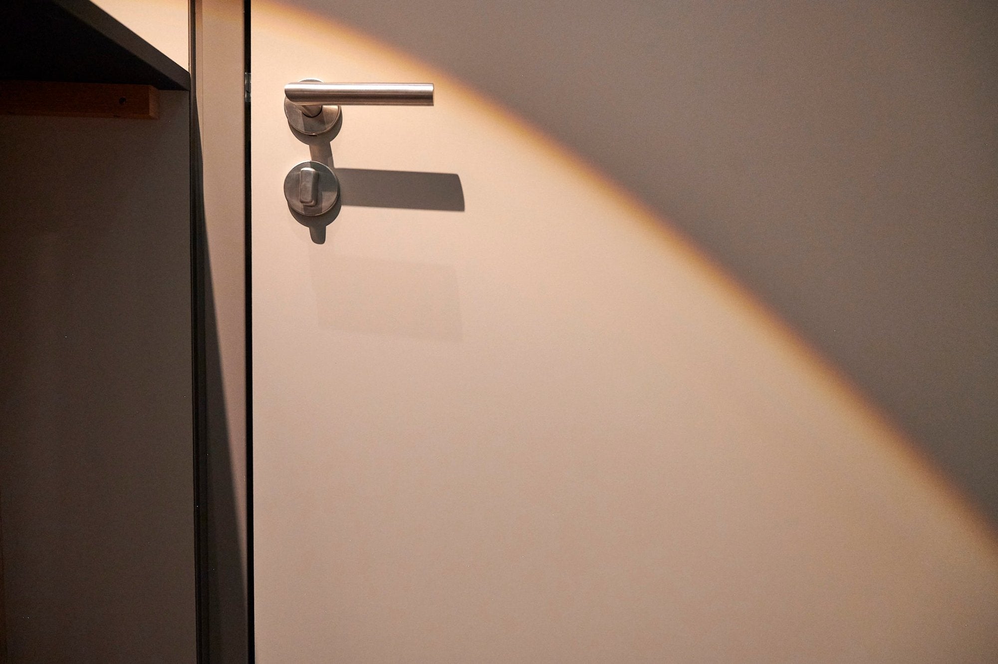 Türe auf Stahlzarge Design Uni schwarz/kieselgrau