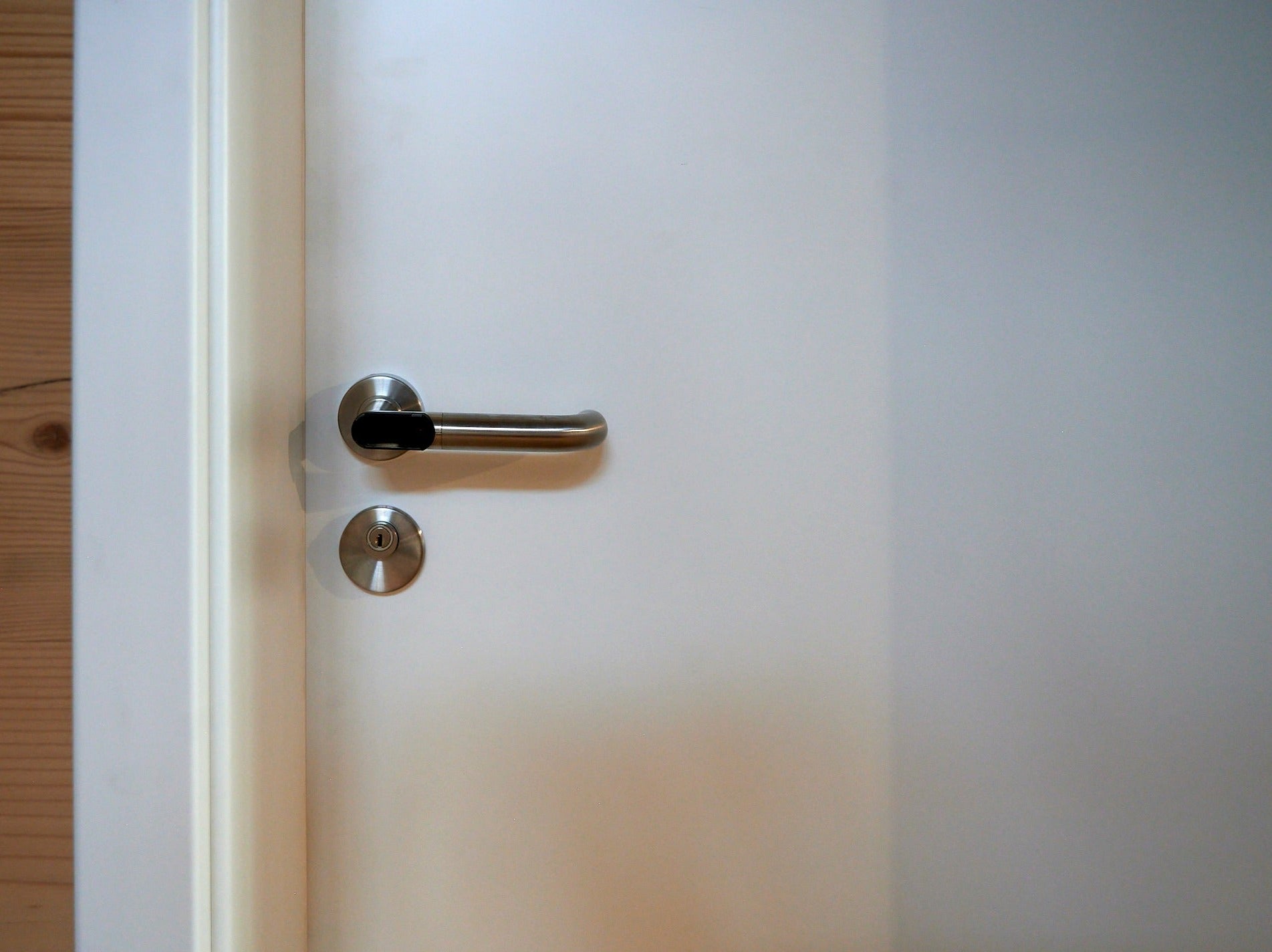 Futtertür mit HPS Oberfläche in uni weiss