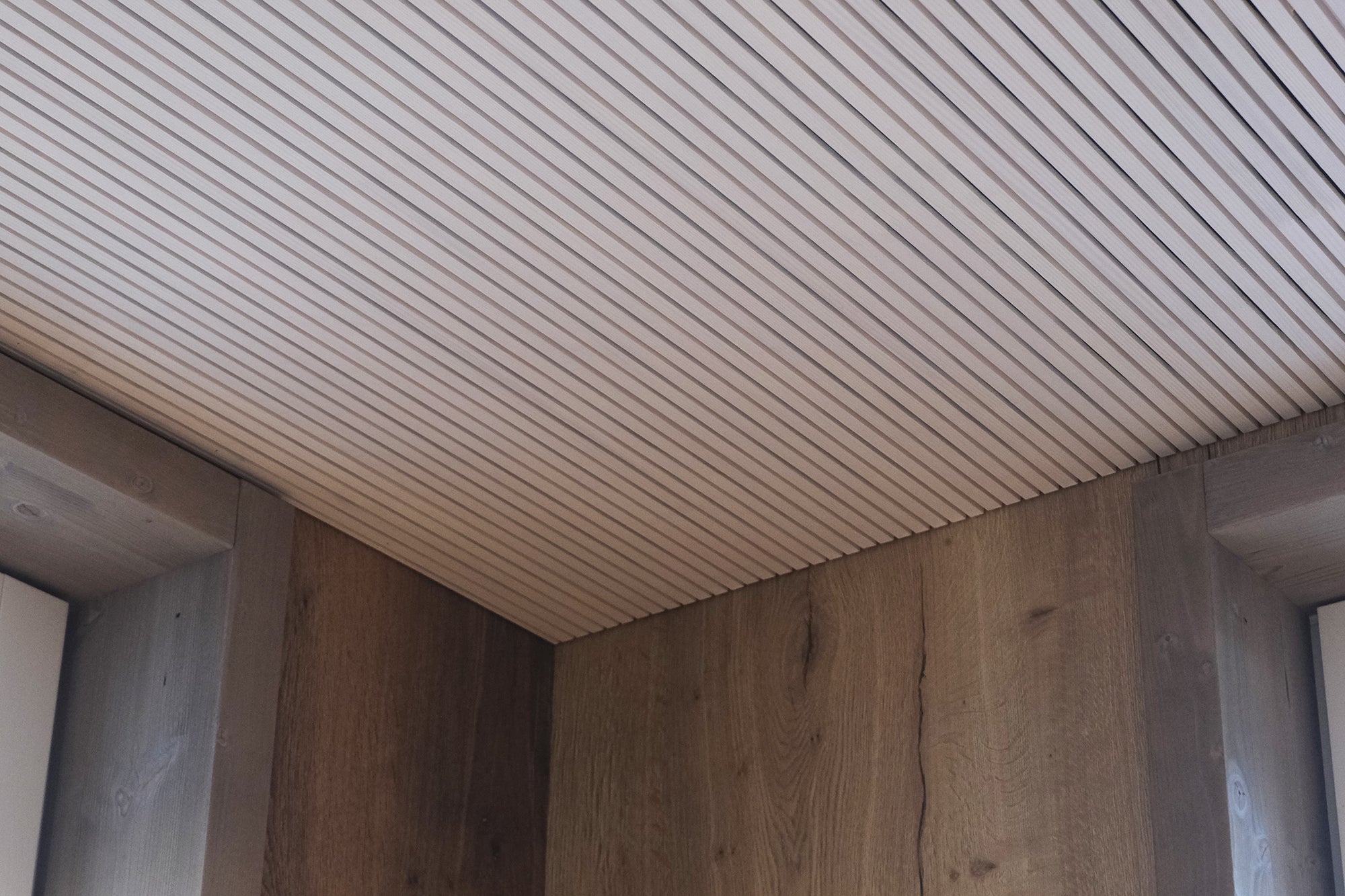 Akustiktäfer Weisstanne astrein weisstransparent lackiert