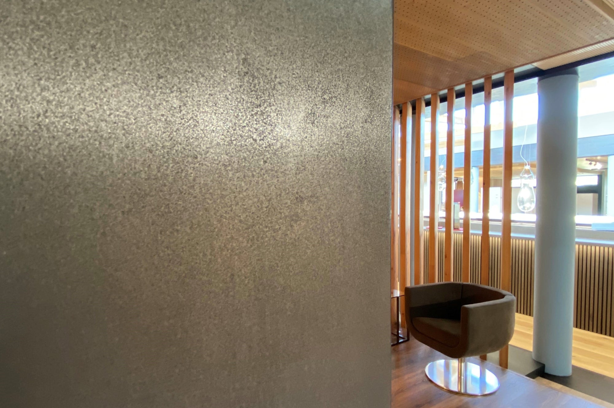 Designplatte in Stahloptik