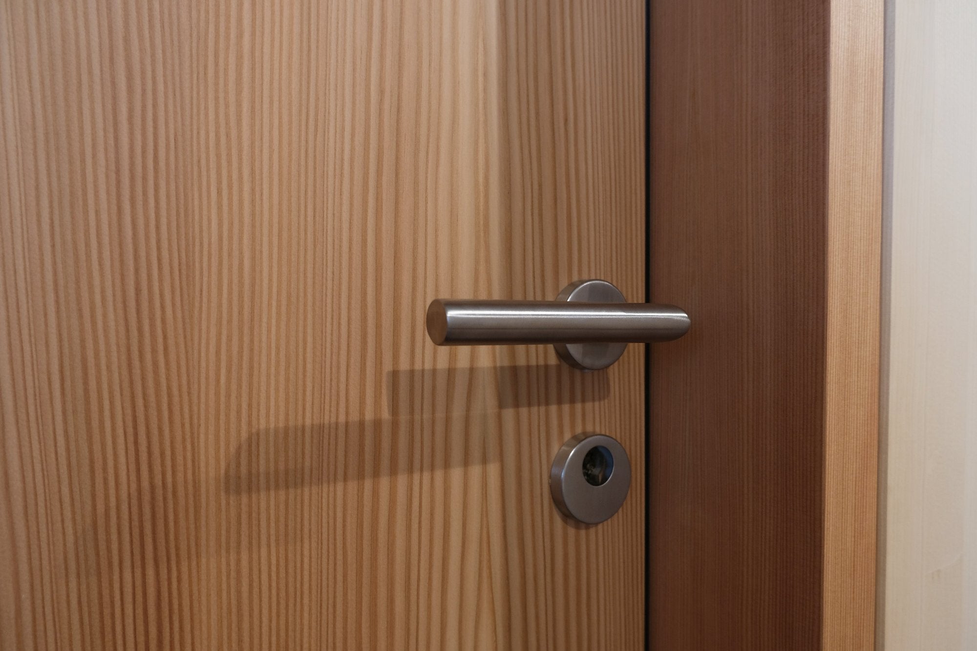 Blockfuttertüre Lärche natur geschliffen geölt stumpf mit Brandschutz