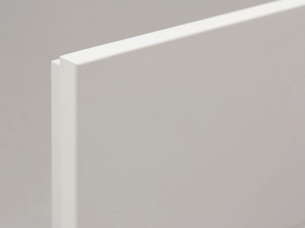 Futtertür mit HPS Oberfläche in uni weiss